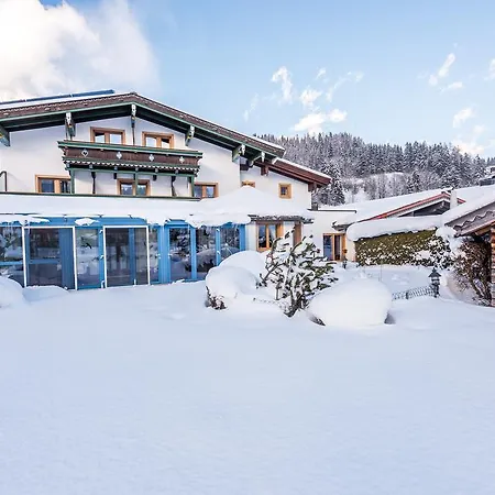 Restaurant Dorfalm Bed & Breakfast Leogang
